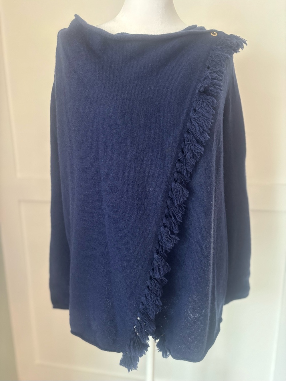 Lilly Pulitzer Navy Cashmere Fringe Sweater size small in excellent condition